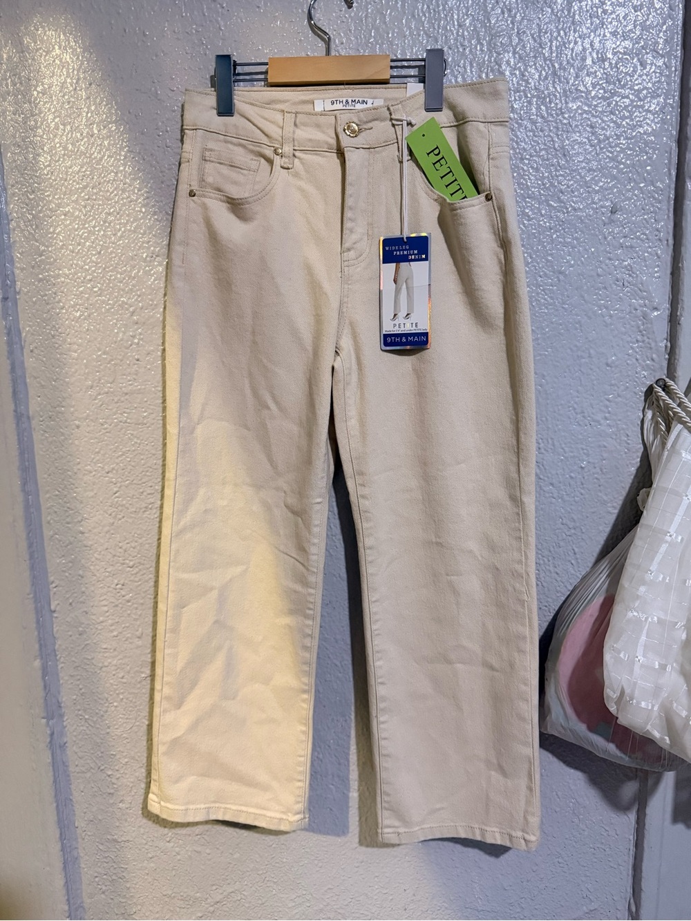 9th & Main Petite Men's Cream Straight-Leg Jeans